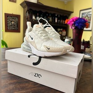 Nike Air Max 270 women’s size 6